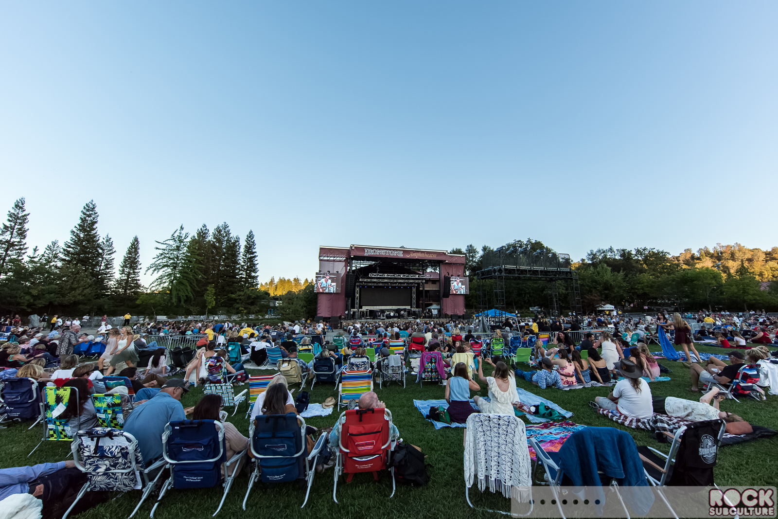 The-Band-Perry-2015-Tour-Concert-Review-Photos-Ironstone-Amphitheatre-0637