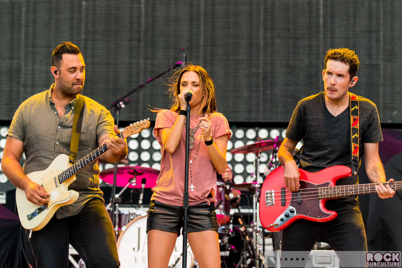 The-Band-Perry-2015-Tour-Concert-Review-Photos-Ironstone-Amphitheatre-1074