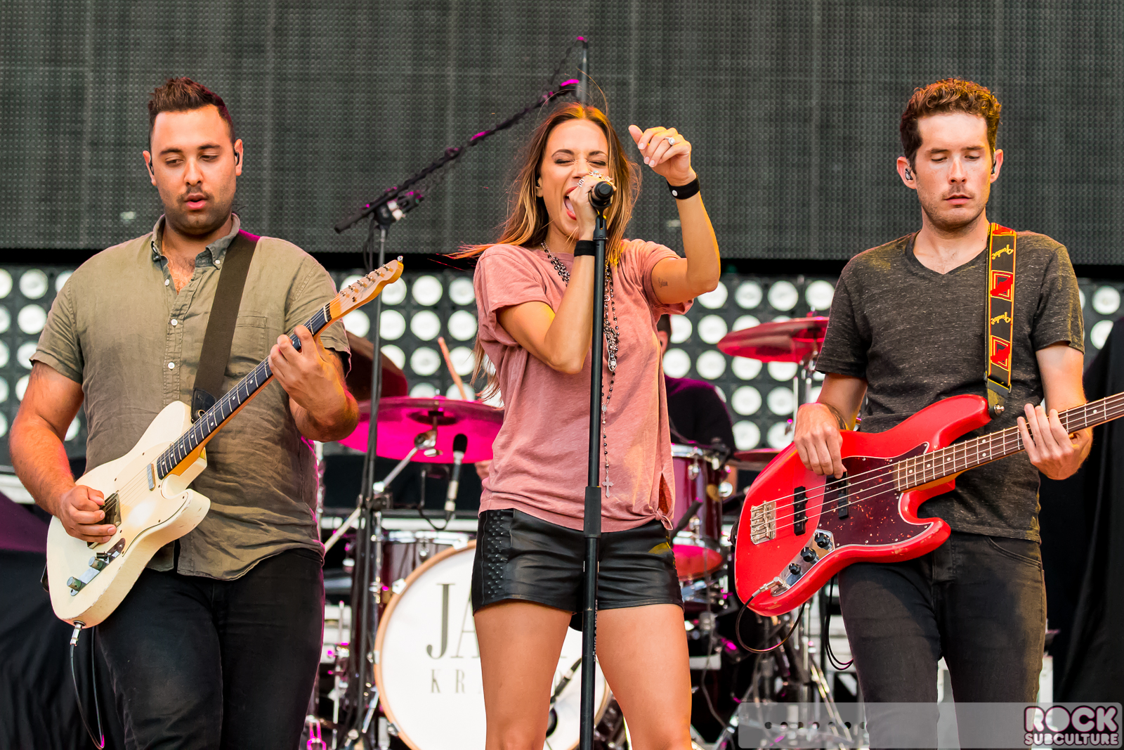 The-Band-Perry-2015-Tour-Concert-Review-Photos-Ironstone-Amphitheatre-1082