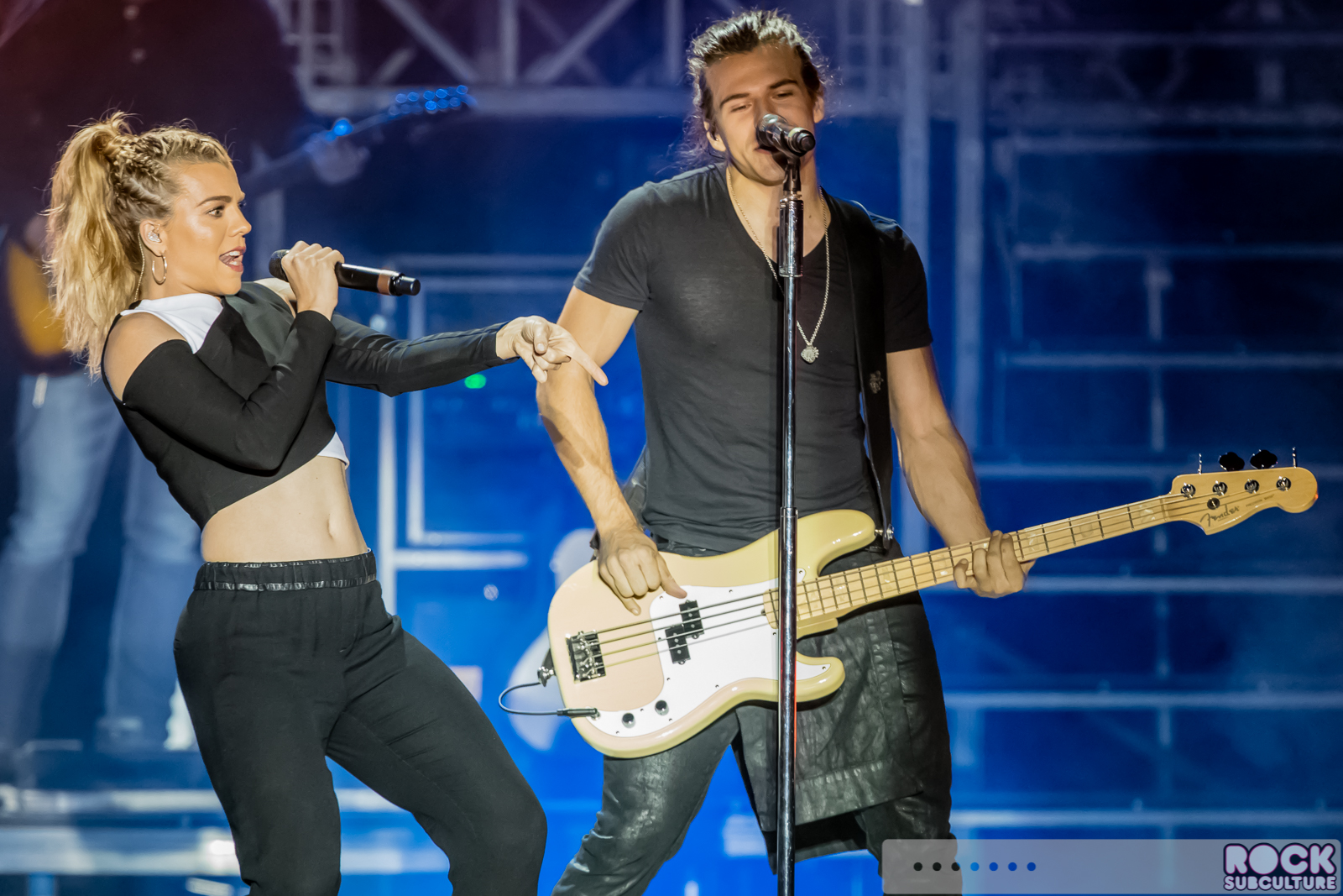 The-Band-Perry-2015-Tour-Concert-Review-Photos-Ironstone-Amphitheatre-1913