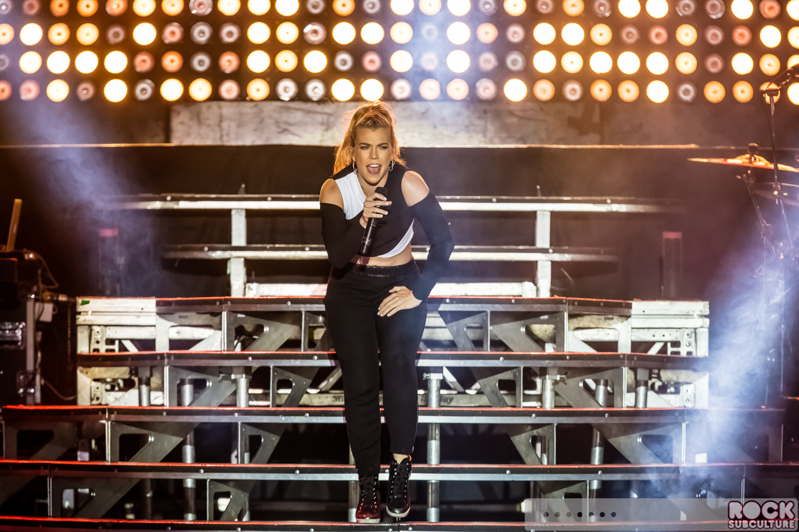 The-Band-Perry-2015-Tour-Concert-Review-Photos-Ironstone-Amphitheatre-2153