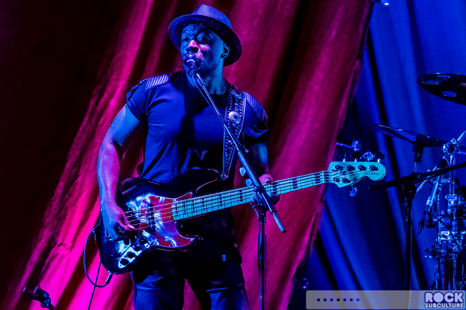 Hall-And-Oates-Ironstone-Amphitheatre-2015-Concert-Photos-Review-Murphys-CA-102