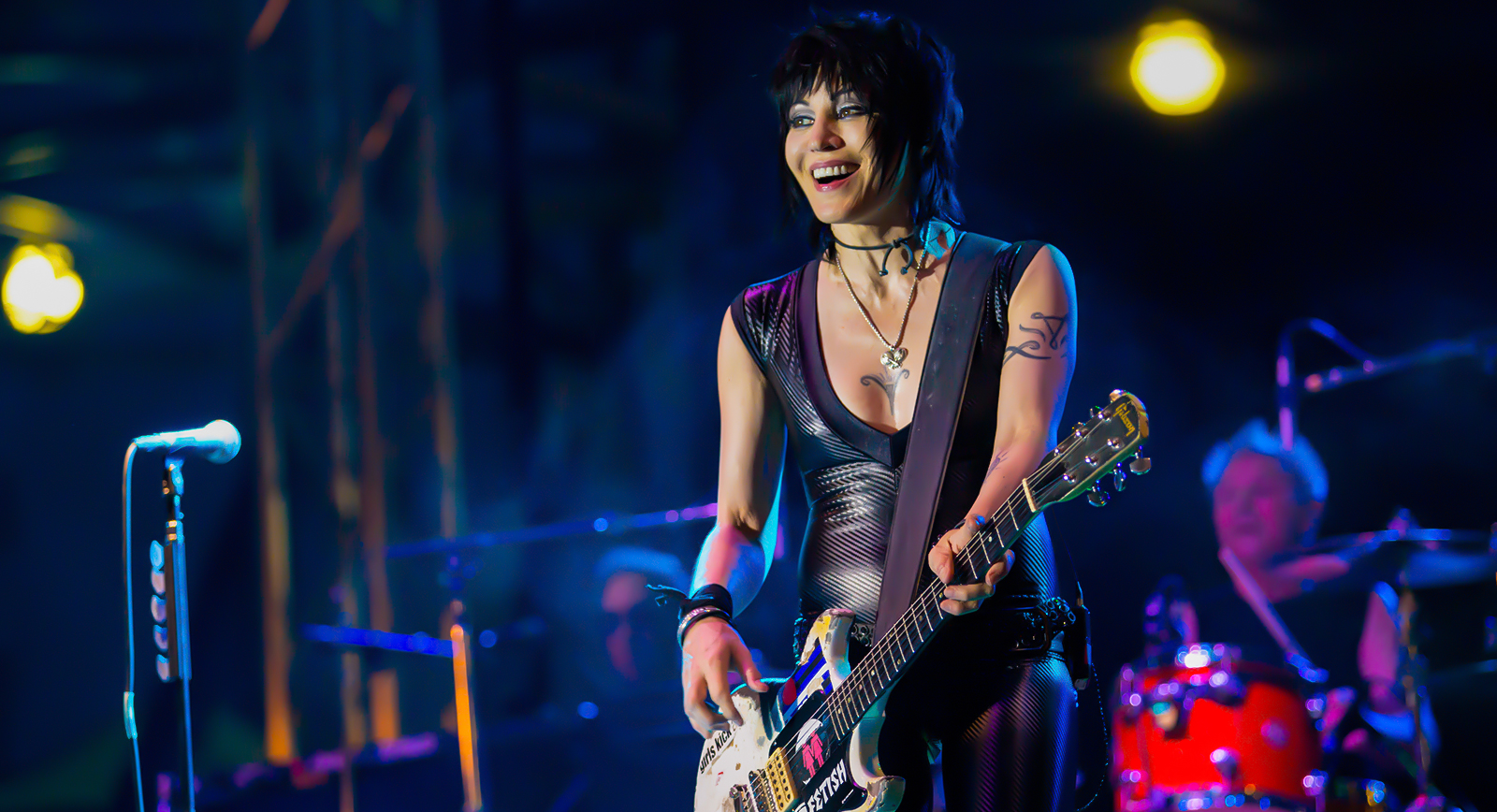 Joan-Jett-&-the-Blackhearts-Heart-Cheap-Trick-Tour-2016-Rock-Hall-Three-for-All-FIjpg