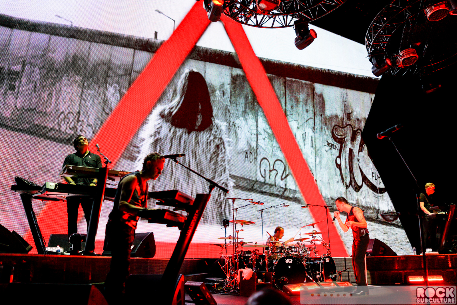 Depeche-Mode-Delta-Machine-Tour-2013-Las-Vegas-Palms-Concert-Photos-Review-38