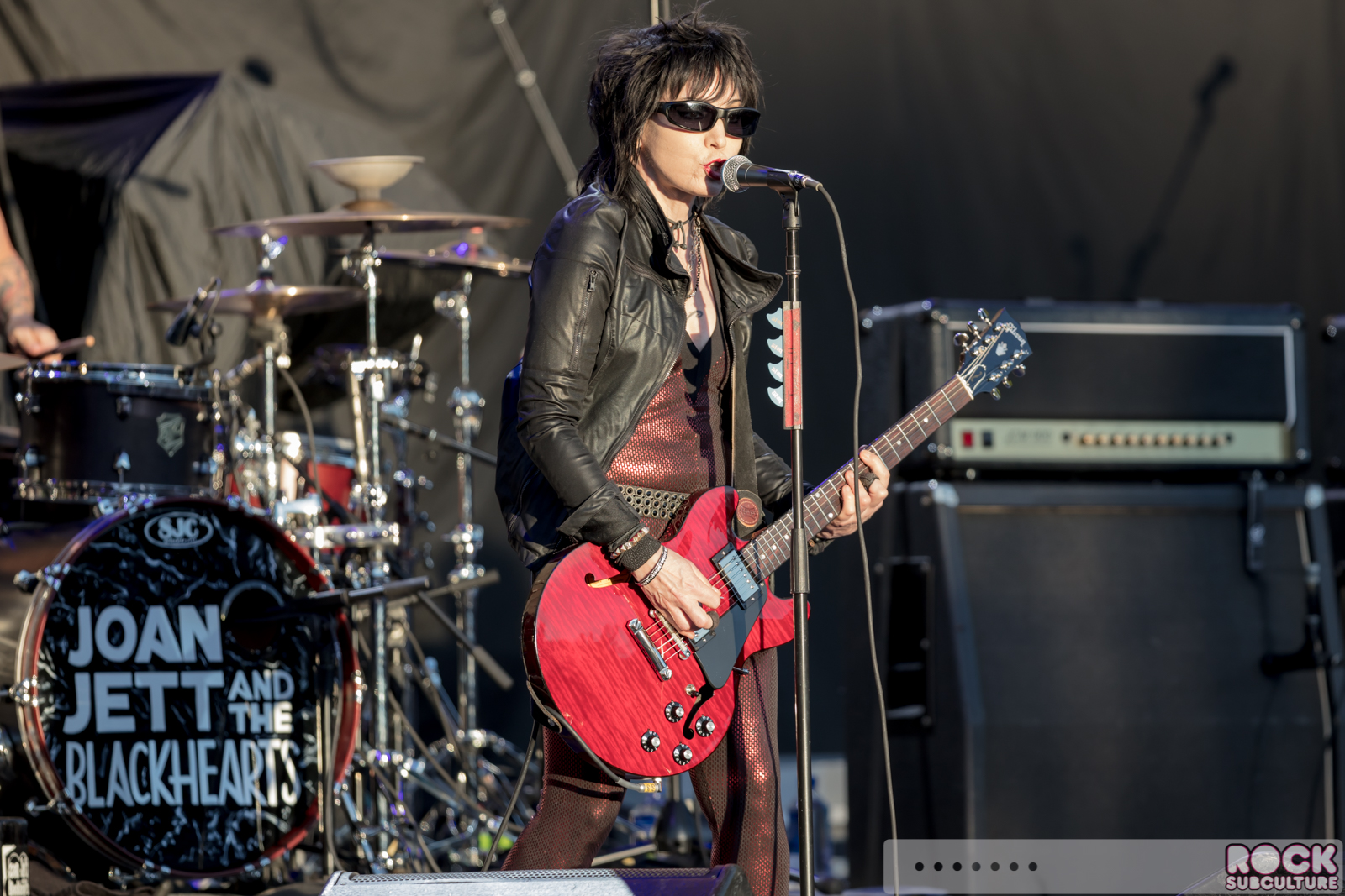Boston-Joan-Jett-2017-Concert-Tour-Photos-Ironstone-Amphitheatre-Murphys-460