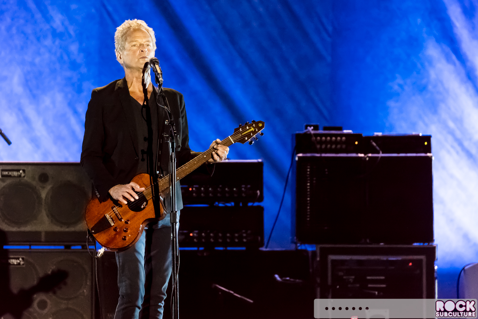 Lindsey-Buckinghamd-Christine-McVie-Concert-Tour-2017-Ironstone-382