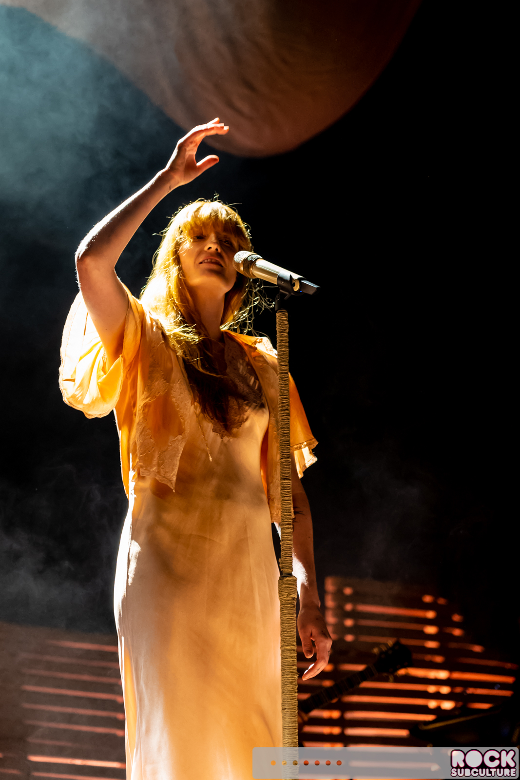 Florence-and-the-Machine-2018-Tour-Concert-Photos-Review-Lake-Tahoe-0343