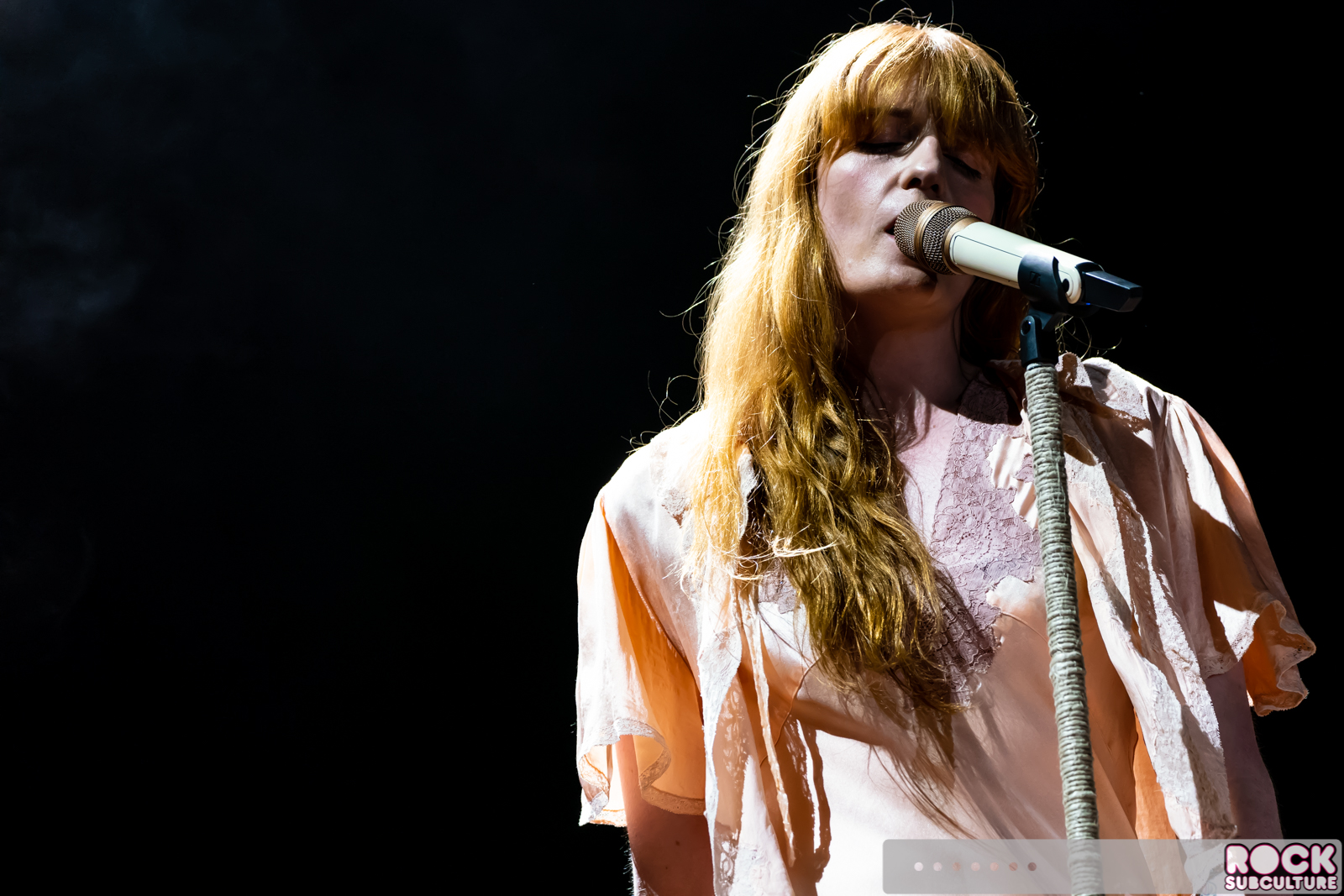 Florence-and-the-Machine-2018-Tour-Concert-Photos-Review-Lake-Tahoe-0445