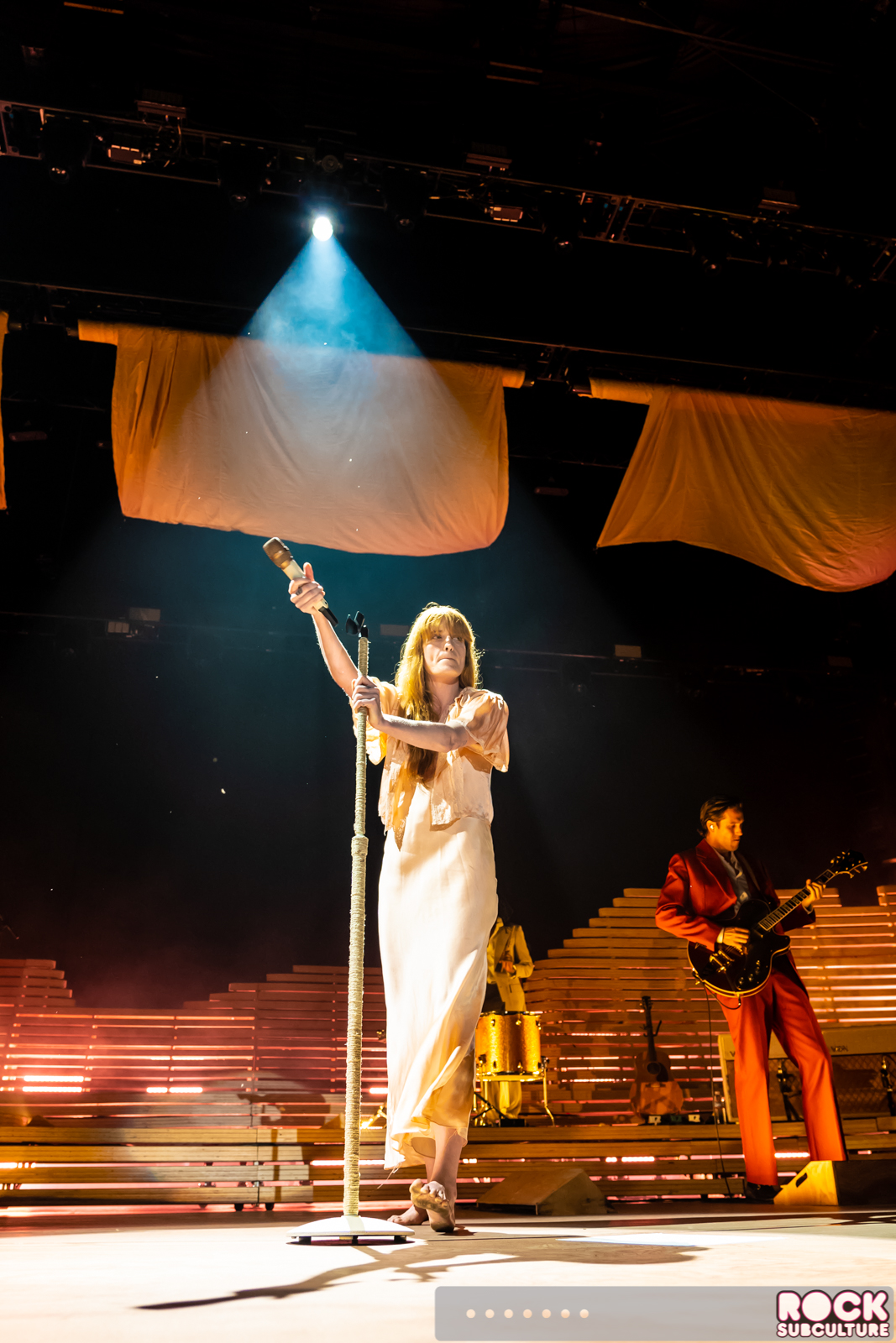 Florence-and-the-Machine-2018-Tour-Concert-Photos-Review-Lake-Tahoe-0523