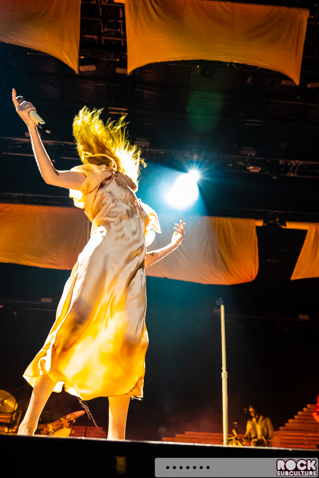 Florence-and-the-Machine-2018-Tour-Concert-Photos-Review-Lake-Tahoe-0547