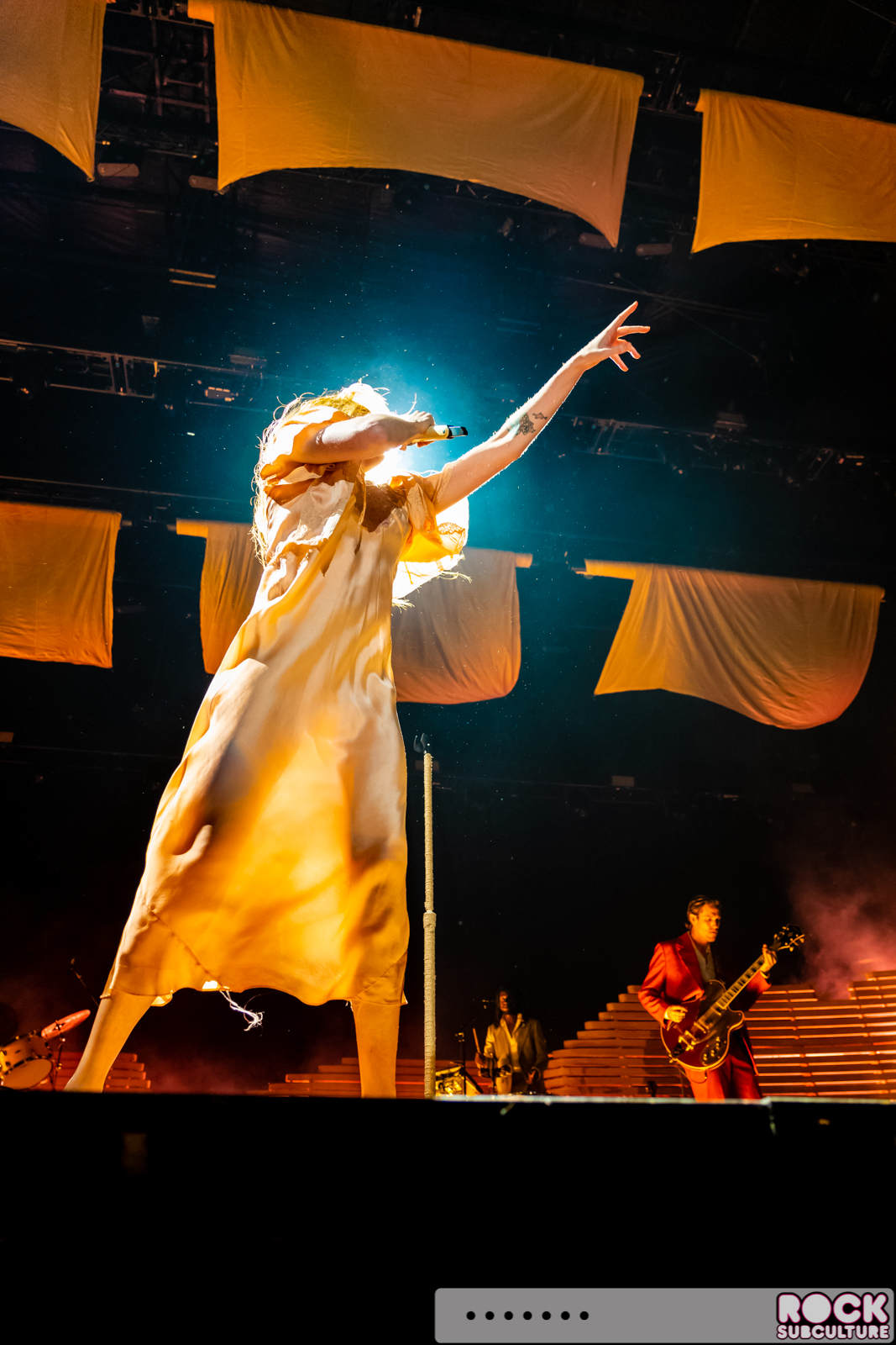 Florence-and-the-Machine-2018-Tour-Concert-Photos-Review-Lake-Tahoe-0551