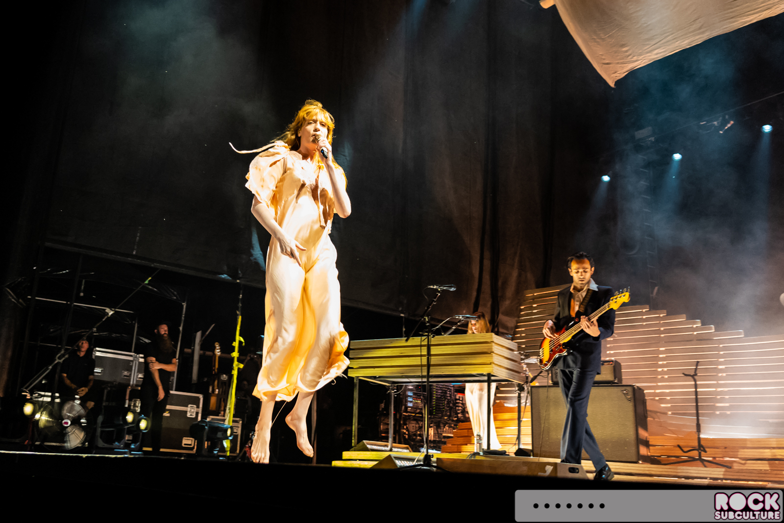 Florence-and-the-Machine-2018-Tour-Concert-Photos-Review-Lake-Tahoe-0731