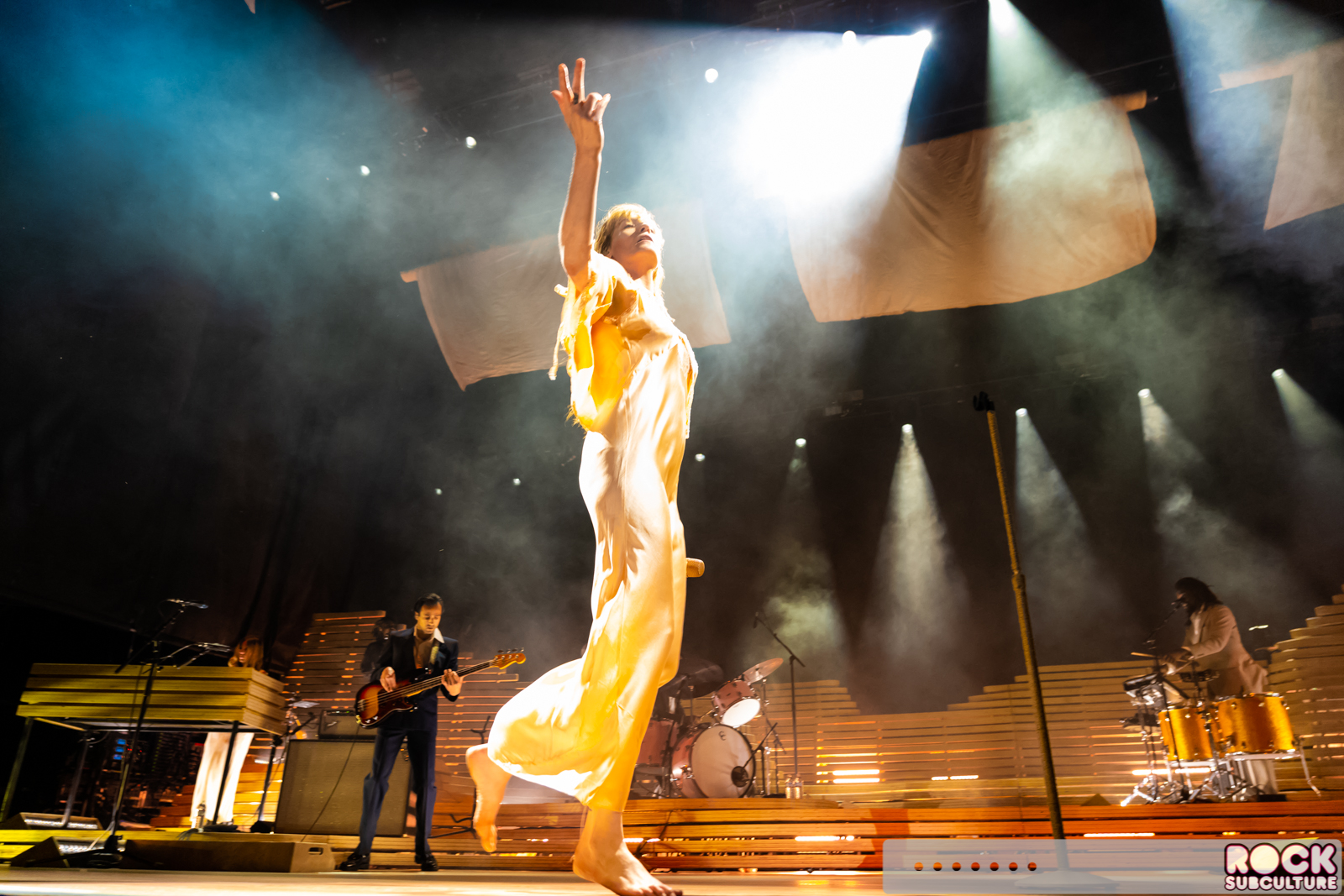 Florence-and-the-Machine-2018-Tour-Concert-Photos-Review-Lake-Tahoe-0734