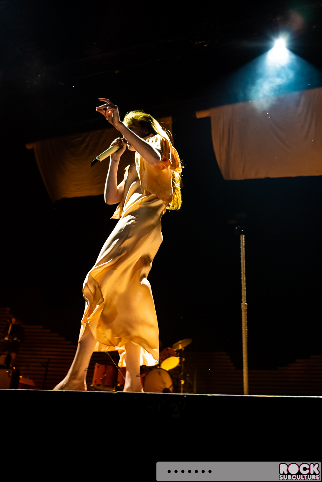 Florence-and-the-Machine-2018-Tour-Concert-Photos-Review-Lake-Tahoe-0817
