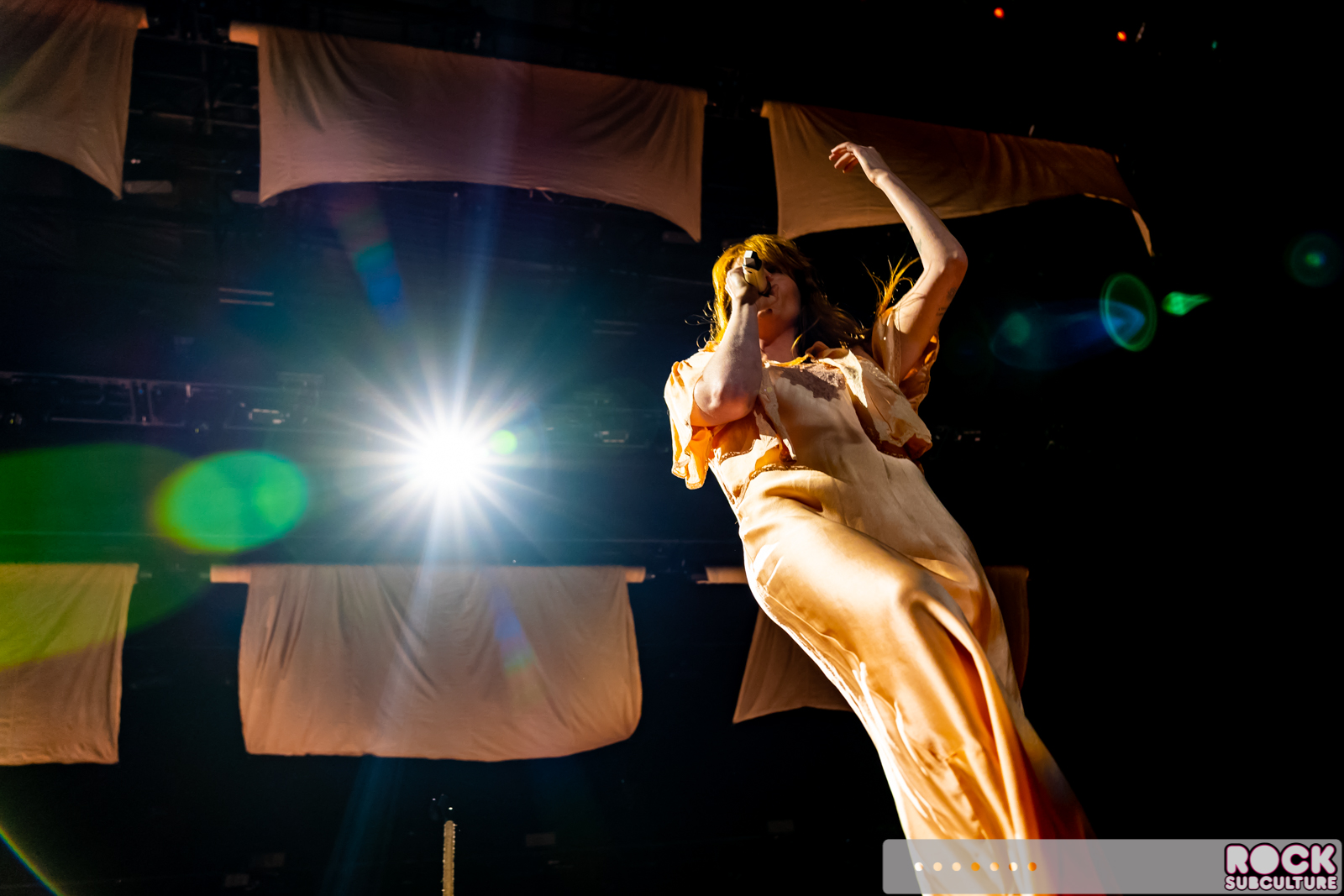 Florence-and-the-Machine-2018-Tour-Concert-Photos-Review-Lake-Tahoe-0848