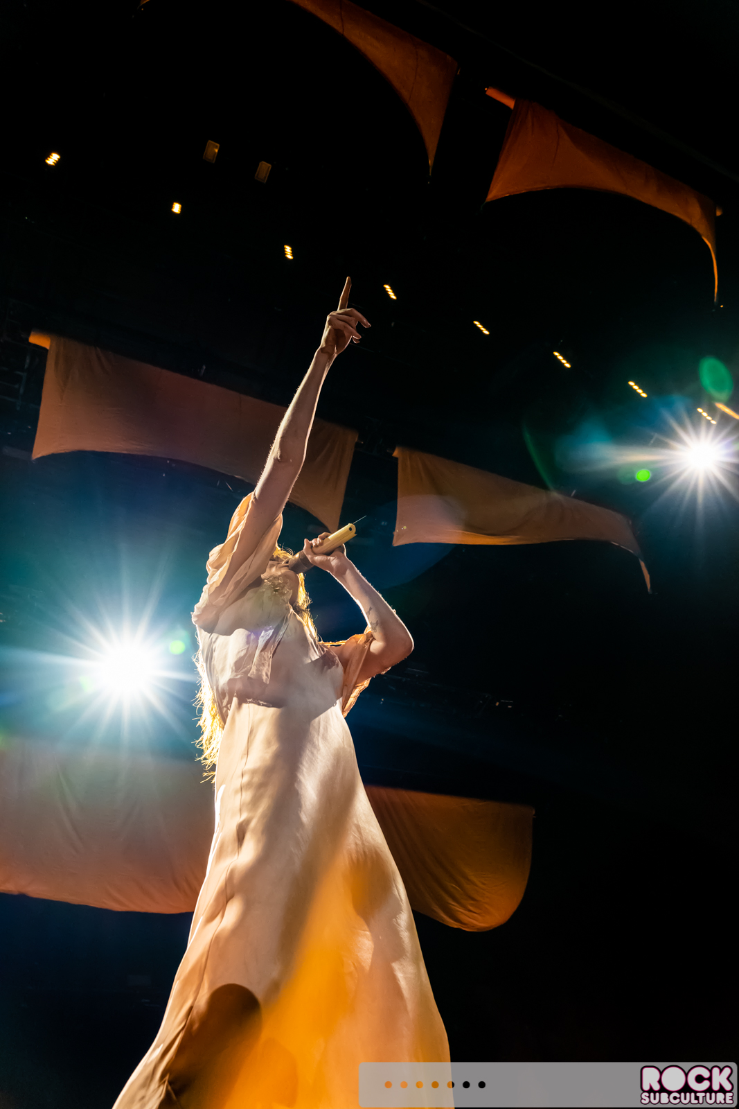 Florence-and-the-Machine-2018-Tour-Concert-Photos-Review-Lake-Tahoe-0962